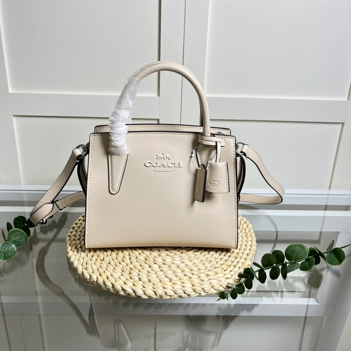 Linea Hand Bag