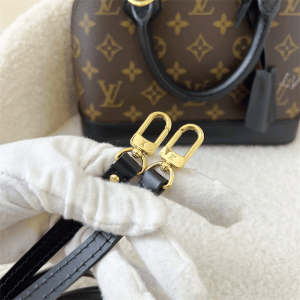 Almae Shoulder Bags