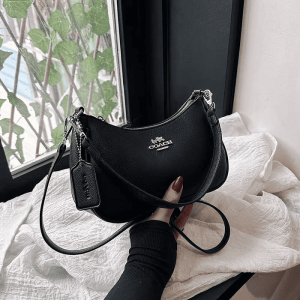 Bannett Shoulder Bags