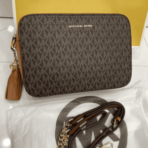 Carate Shoulder Bags