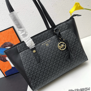 Vogue Tote Bag