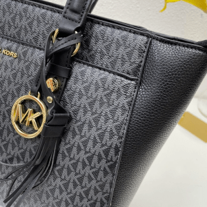 Vogue Tote Bag