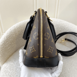 Almae Shoulder Bags