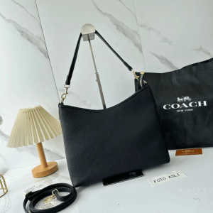Wole Tote Bag