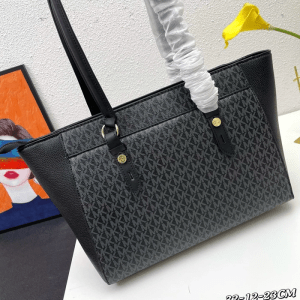 Vogue Tote Bag