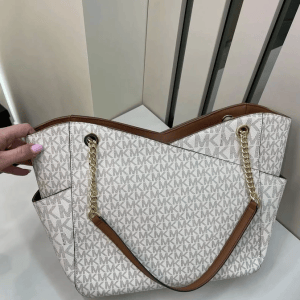Carter Tote Bags