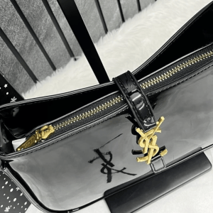 Ninte Shoulder Bags