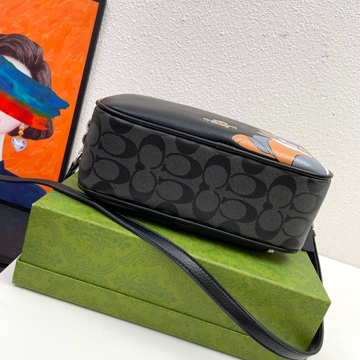 Solace Shoulder Bag - Image 7