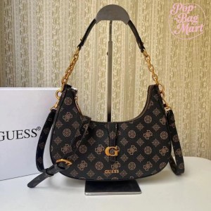 Quint Shoulder Bag