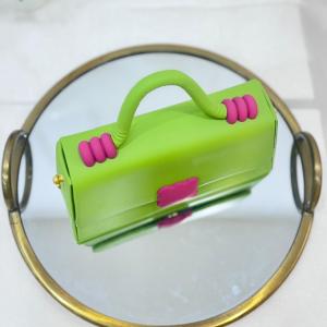 STELLA BOX SLING