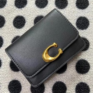 Chino wallets